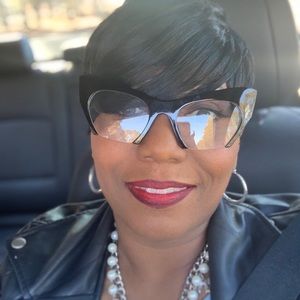 Meet your Posher, Vicky